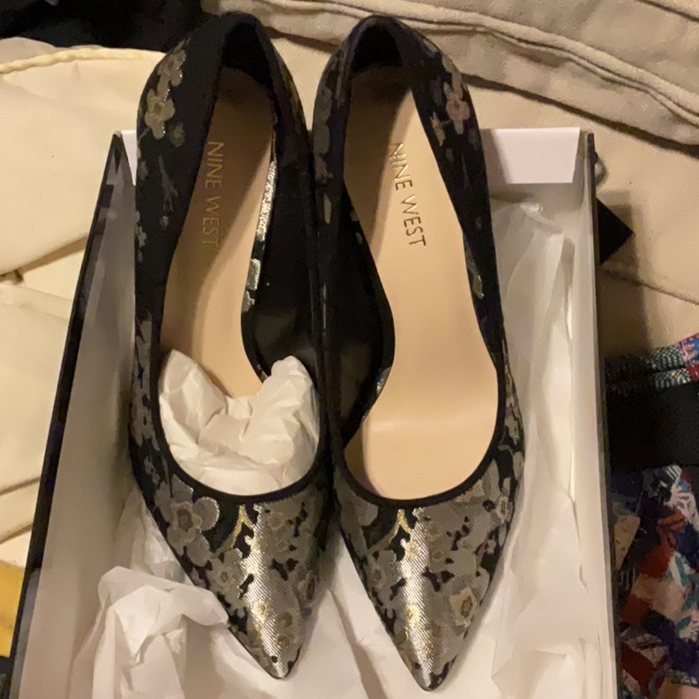Nine West Black Floral Women's Shoes